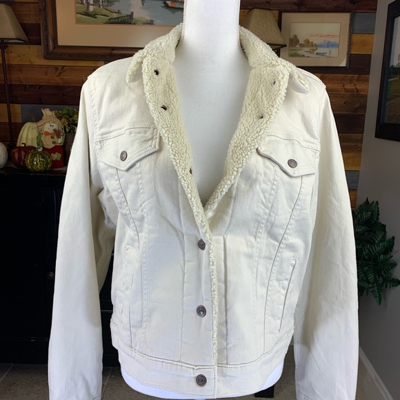 Levi’s Authentic Sherpa Jean Jacket - Picture 3 of 6